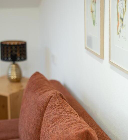 جناح مزوَّد بشرفة, Pension Fischinger