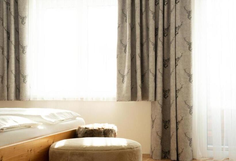 סוויטה עם מרפסת, Pension Fischinger