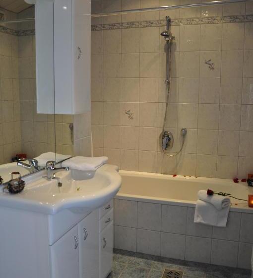 Полулюкс, & Restaurant Edelweiss Alpine Lodge