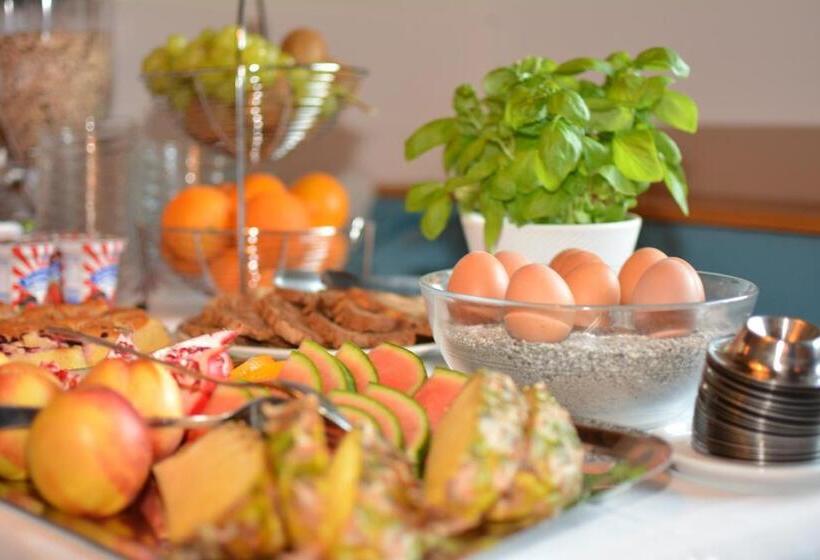 غرفة قياسية ثلاثية مزودة بشرفة, Schlafmeile Traunsee