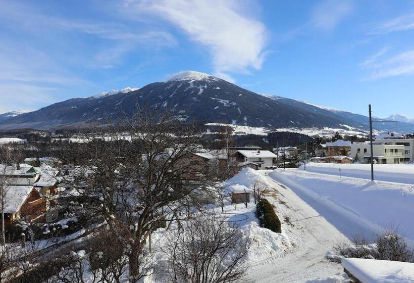Апартаменты 2 Спальни с Балконом, Pechhof