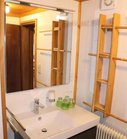 Apartament 2 Dormitoris amb Balconada, Pechhof