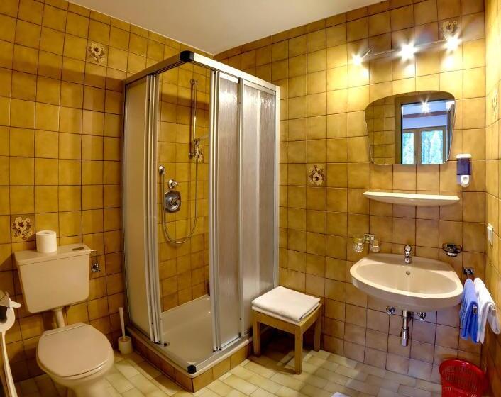 스탠다드 트리플 룸, Gasthaus Steinberg