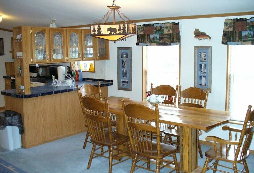 كابينة, Yellowstone Mountain Cabins