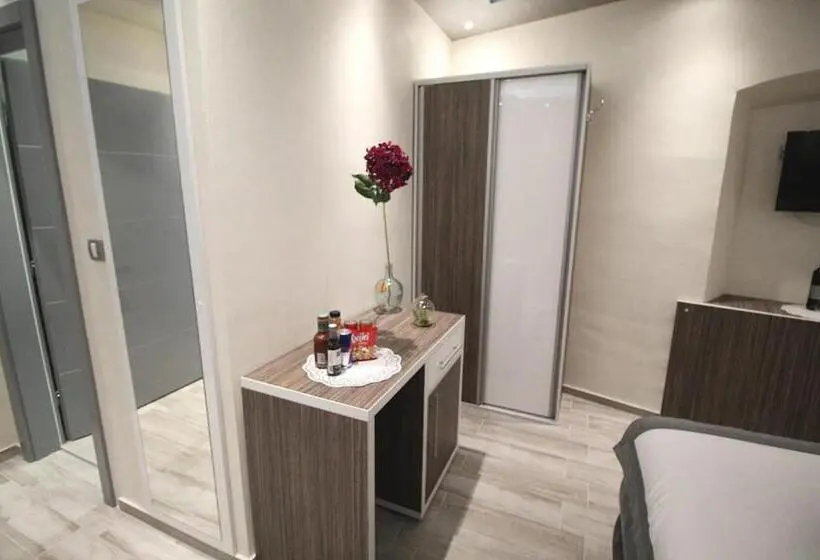 اتاق سوپریور با تخت بزرگ, Sette Stanze