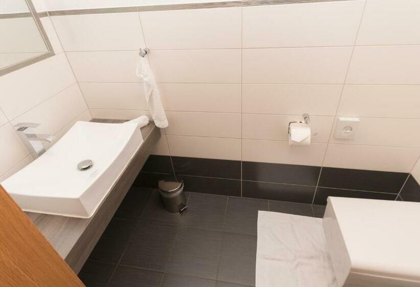 3 Sovrums Komfort Lägenhet, Apart Central – Premium Mountain&garden