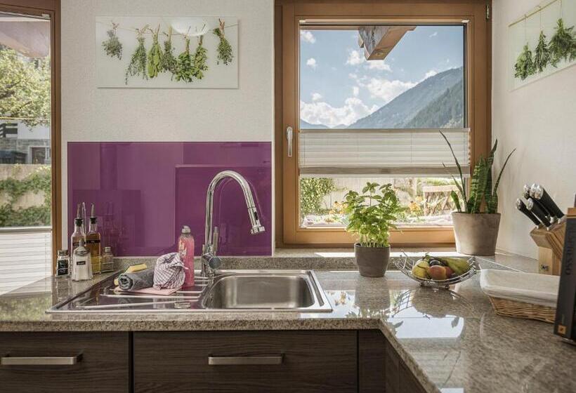 3 Bedroom Comfort Apartment, Apart Central – Premium Mountain&garden