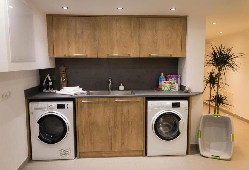 1 Bedroom Penthouse Apartment, Apart Central – Premium Mountain&garden