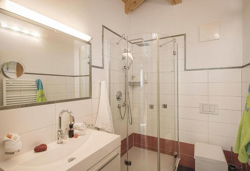 1 Sovrum Takvåning Lägenhet, Apart Central – Premium Mountain&garden