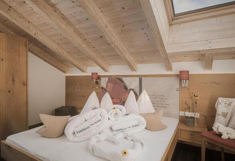 1 Bedroom Penthouse Apartment, Apart Central – Premium Mountain&garden