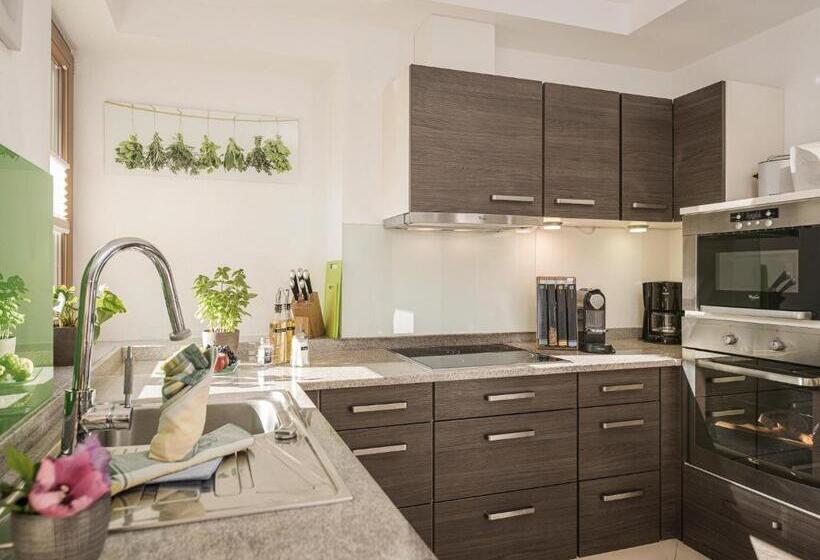 3 Bedroom Comfort Apartment, Apart Central – Premium Mountain&garden