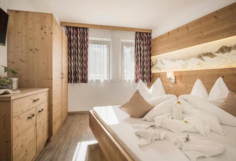 Superior Lejlighed 2 Soveværelser, Apart Central – Premium Mountain&garden