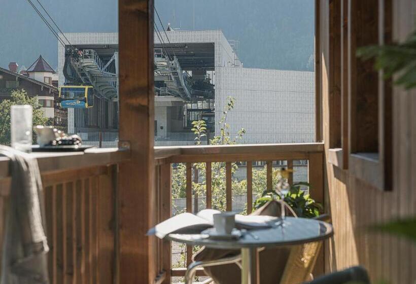 Superior Lejlighed 2 Soveværelser, Apart Central – Premium Mountain&garden