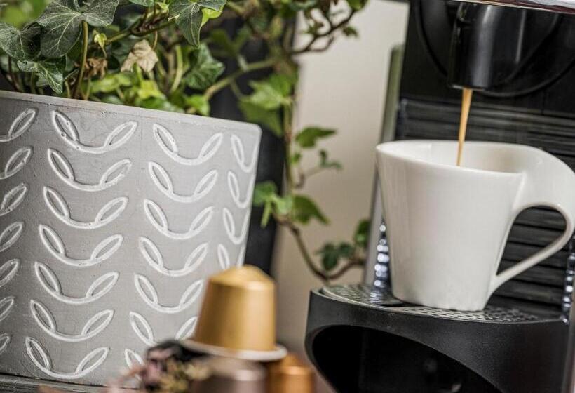 Superior Lejlighed 2 Soveværelser, Apart Central – Premium Mountain&garden