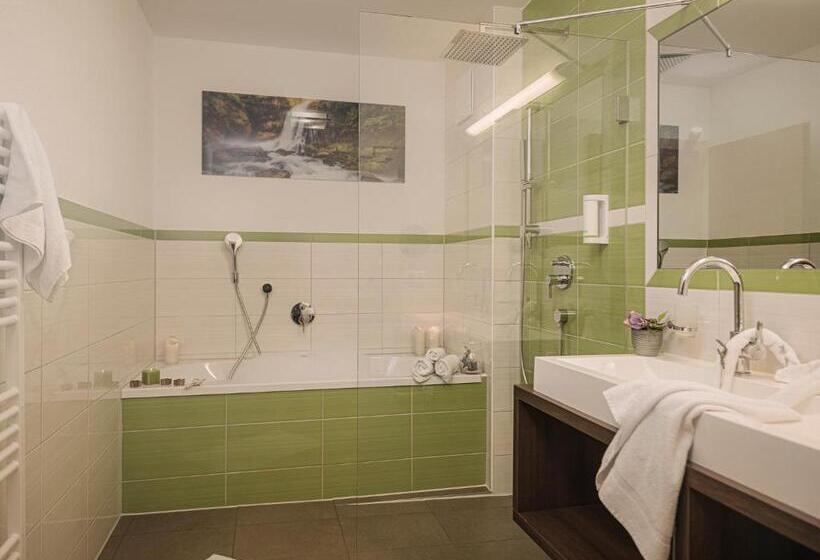 Апартаменты 3 Спальни, Apart Central – Premium Mountain&garden