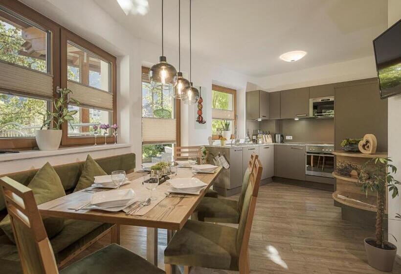 Апартаменты 3 Спальни, Apart Central – Premium Mountain&garden