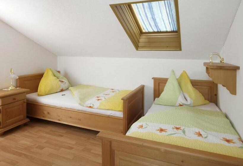 شقة 4 غرف, Bauernhof Serner