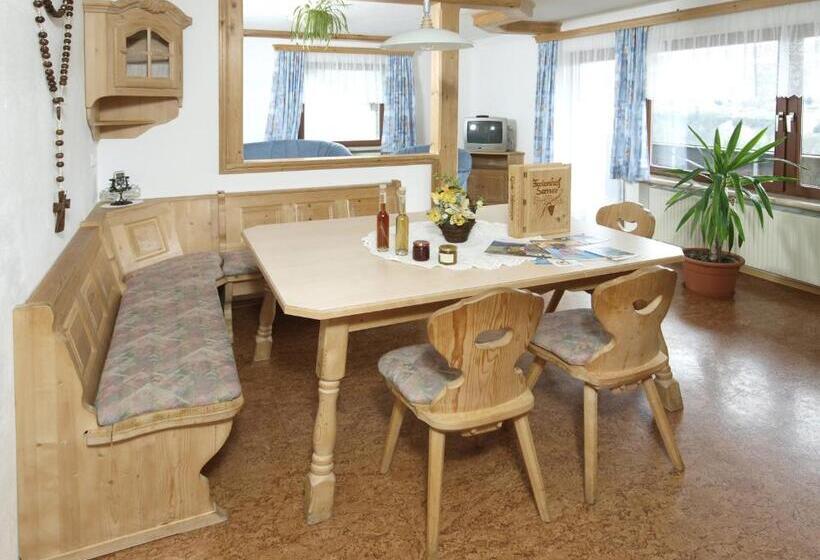 شقة 4 غرف, Bauernhof Serner