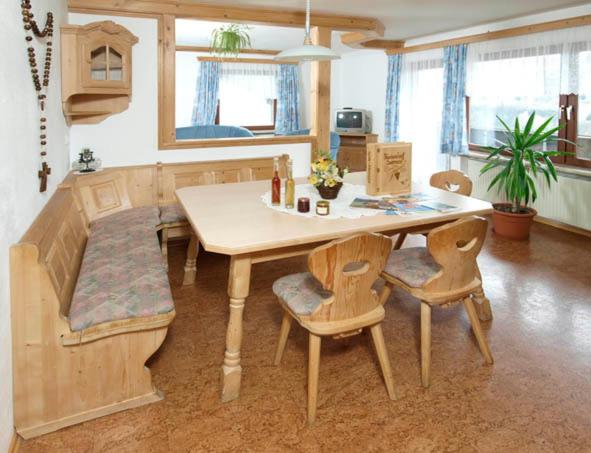 شقة 4 غرف, Bauernhof Serner