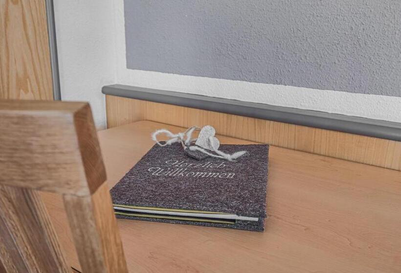 スタンダードトリプルルーム, Garni Vierjahreszeiten