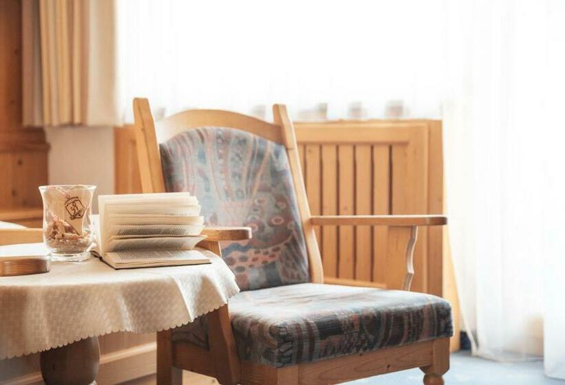 اتاق استاندارد, Bergidyll & Hotel Trofana