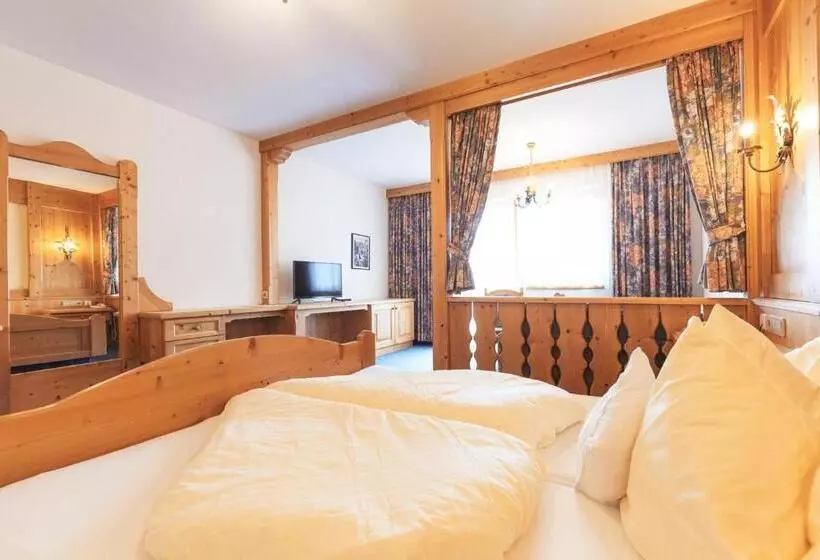 Juniorsviitti Parveke, Bergidyll & Hotel Trofana