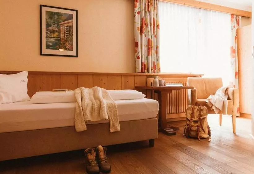 Standard Yhden Hengen Huone, Gartenhotel Linde 4 Sterne Superior