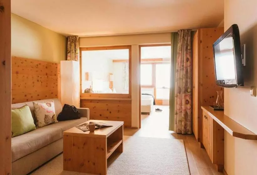 Sviitti Parveke, Gartenhotel Linde 4 Sterne Superior