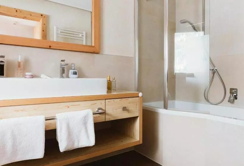 Sviitti Parveke, Gartenhotel Linde 4 Sterne Superior