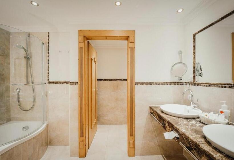 اتاق لوکس خانوادگی, Forster's Naturresort