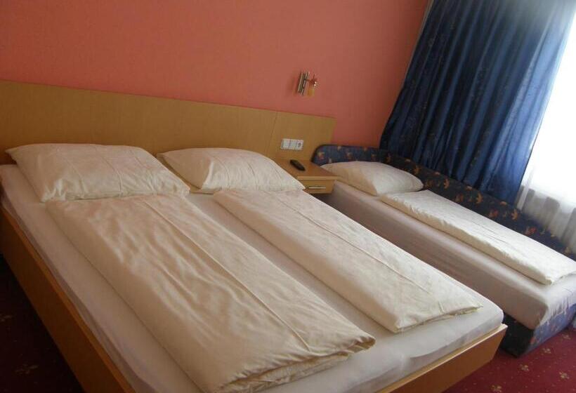 标准三人间, Hubertus