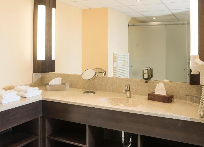 חדר סטנדרט, Karl Wirt