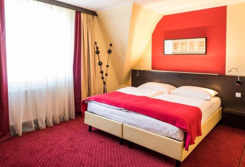 סוויטת ג'וניור, Karl Wirt