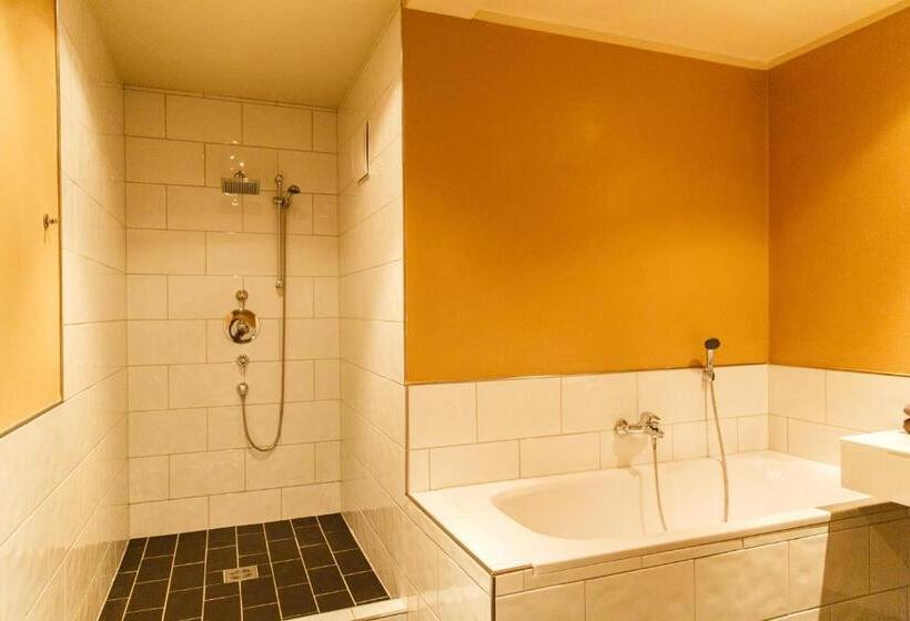 سوییت, Salzburg