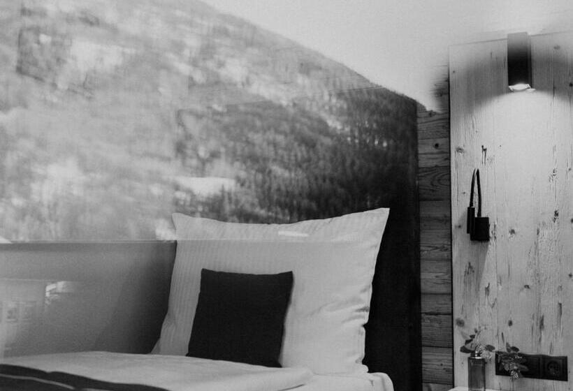 חדר סטנדרט יחיד, Vaya Pfunds