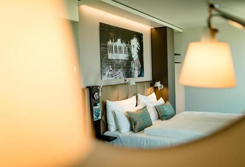 Camera Standard, Motel One Salzburg Mirabell