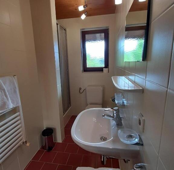 Апартаменты 2 Спальни, Neubauhof