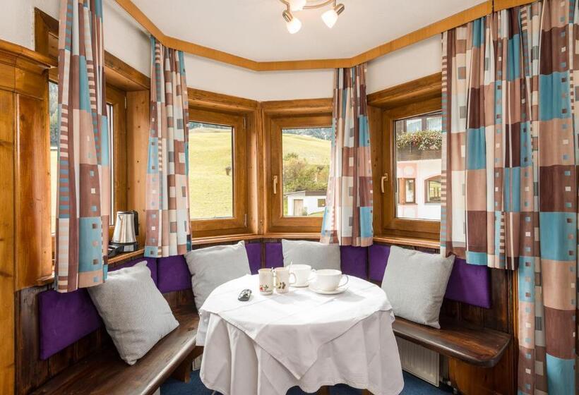 غرفة عائلية, Gästehaus Zugspitzblick