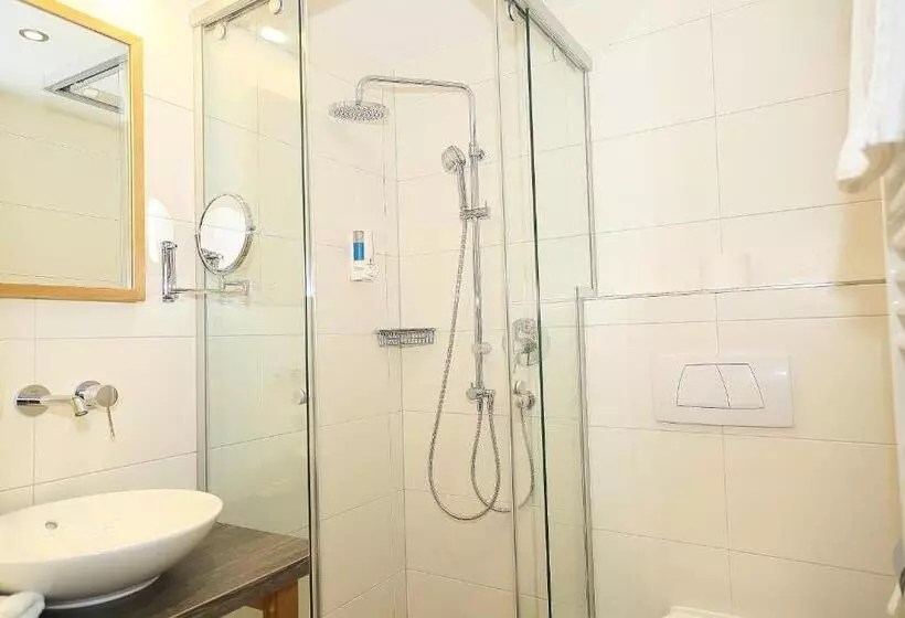 Standard Yhden Hengen Huone Parveke, Posthotel Kassl 4 Sterne Superior