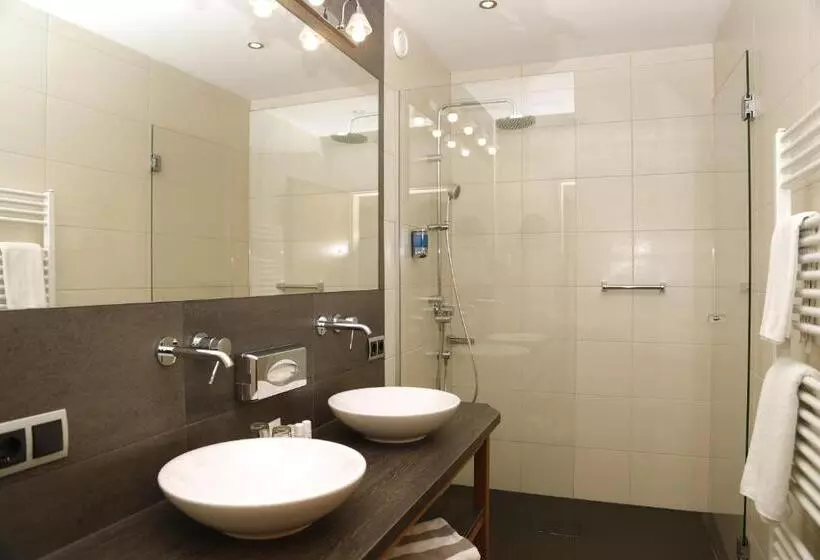 Standard Yhden Hengen Huone Parveke, Posthotel Kassl 4 Sterne Superior