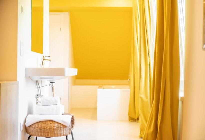 家庭间, Boutiquehotel Caravella Velden By S4y