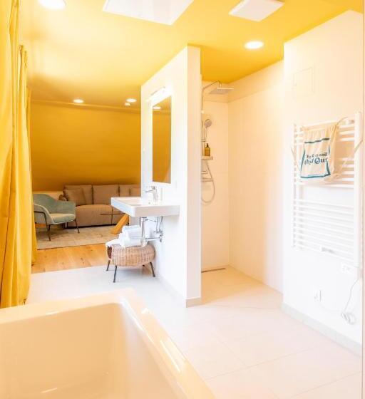 اتاق خانوادگی, Boutiquehotel Caravella Velden By S4y