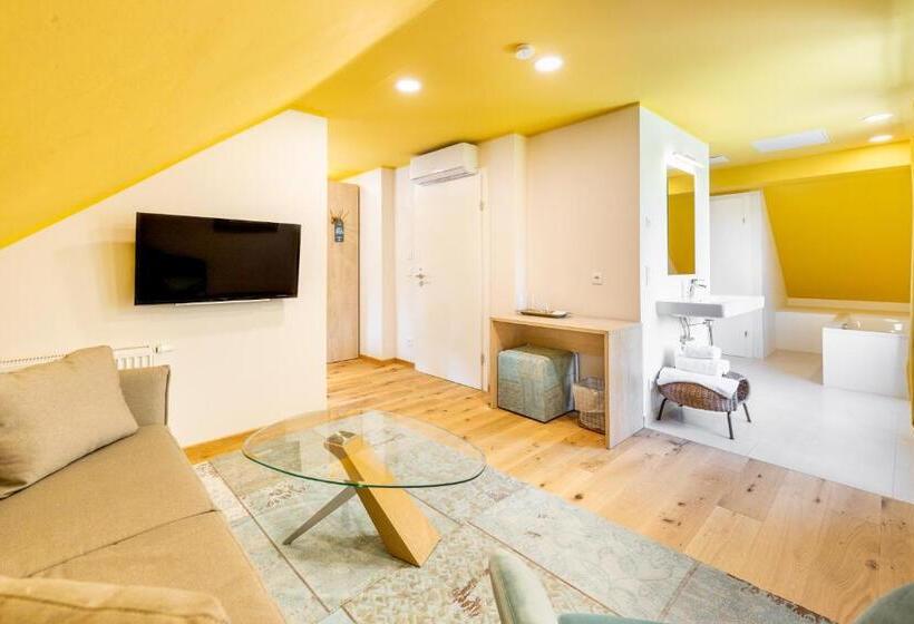 家庭间, Boutiquehotel Caravella Velden By S4y