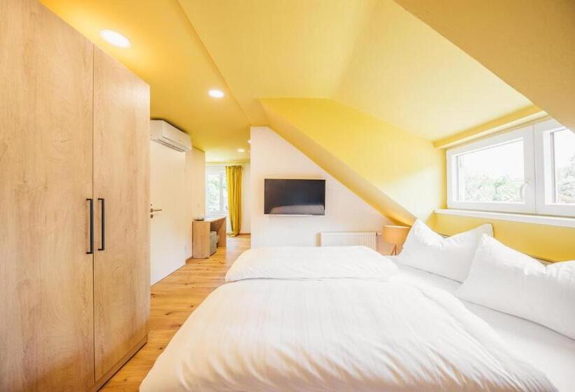 اتاق خانوادگی, Boutiquehotel Caravella Velden By S4y