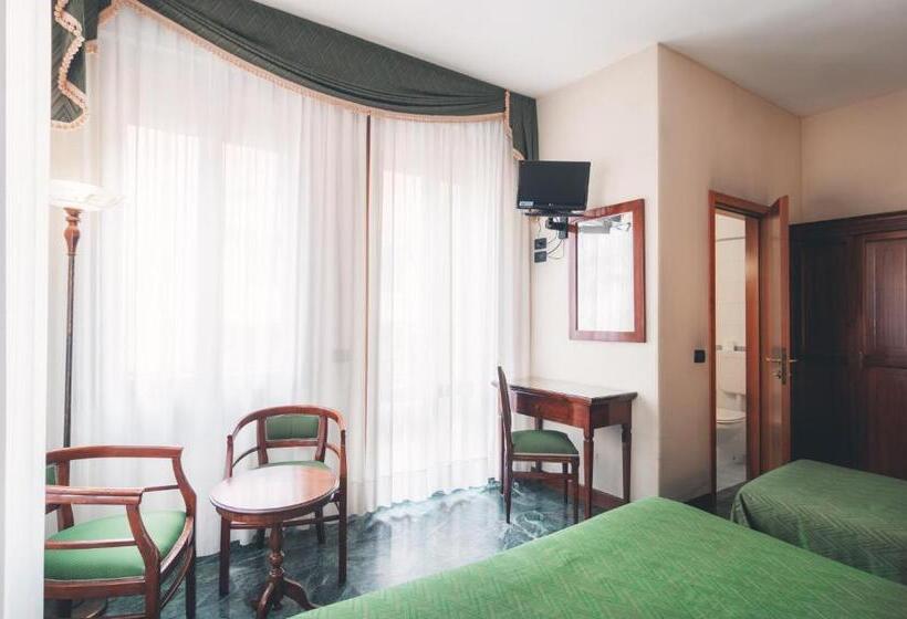 اتاق سوپریور سه تخته, Al Malcanton