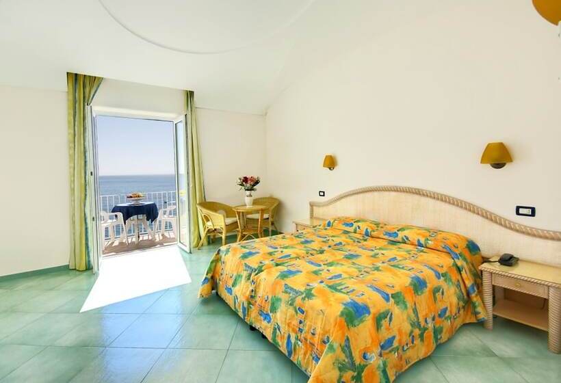 Triple Room Sea View, Albatros