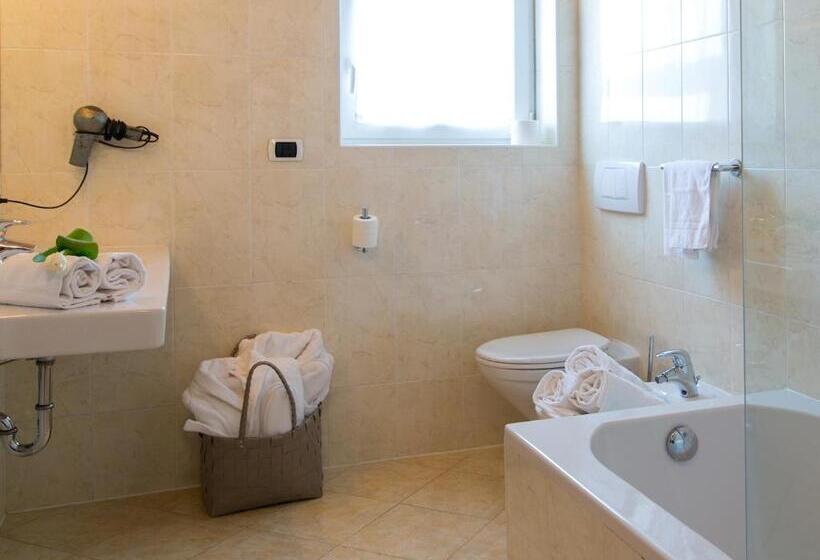 חדר סופריור עם מרפסת, Blitzburg