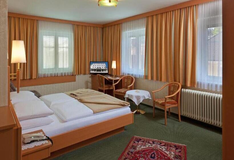 חדר סטנדרט, Hallerhof