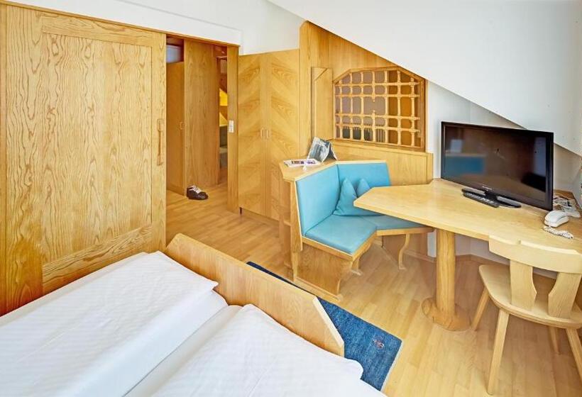 آپارتمان 1 خوابه, Hinteregger