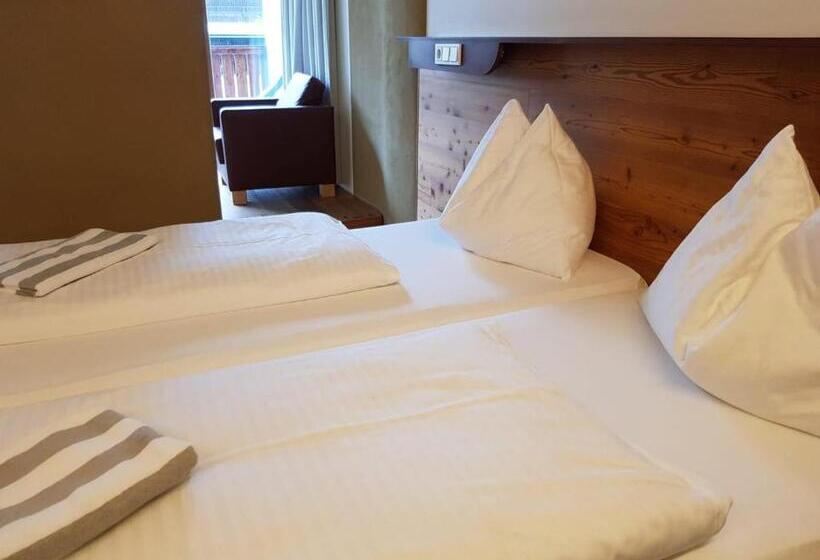 اتاق استاندارد, Hinteregger